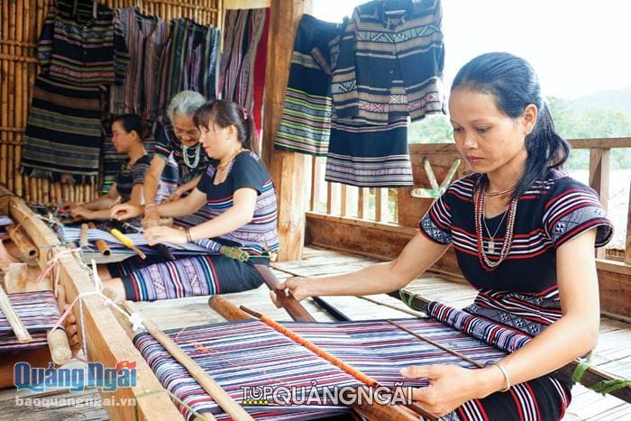 Sức sống thổ cẩm Làng Teng - Ba Tơ - Quảng Ngãi