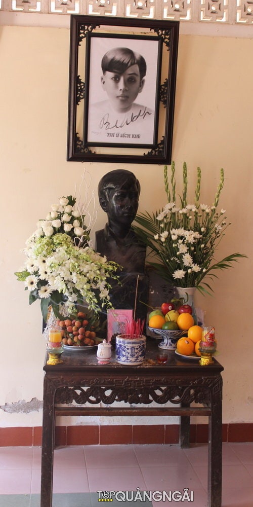 nhà thơ Bích Khê