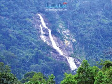Thác lụa Sơn Tây Quảng Ngãi – Vẻ đẹp hoang sơ giữa đại ngàn