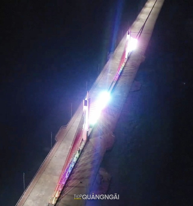 Vũ điệu ánh sáng trên cầu Cổ Lũy Quảng Ngãi