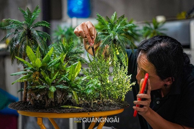 Độc đáo vườn cây giả như thật của anh phụ hồ Quảng Ngãi Độc đáo vườn cây giả như thật của anh phụ hồ Quảng Ngãi